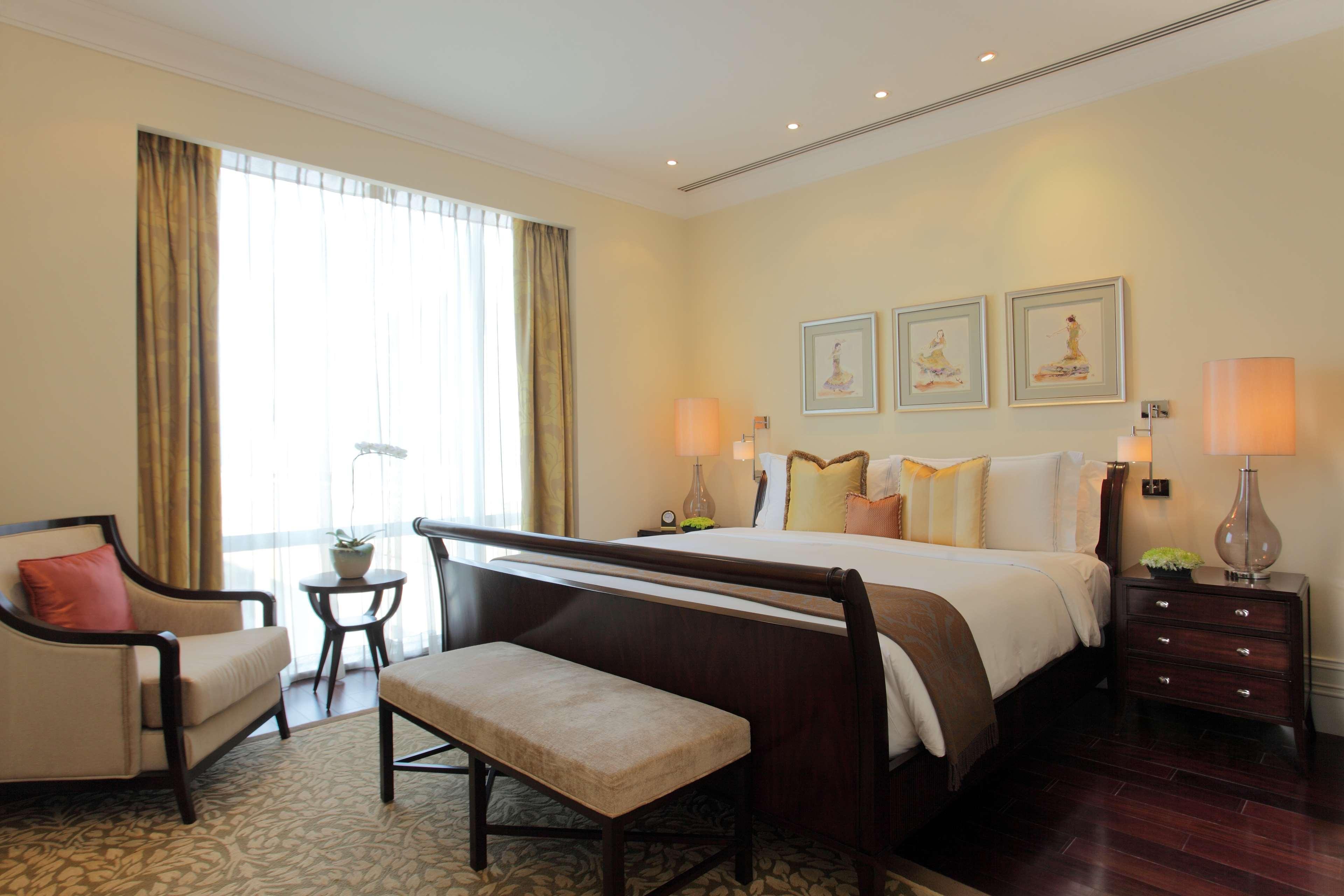 Raffles Makati 5* Makati City
