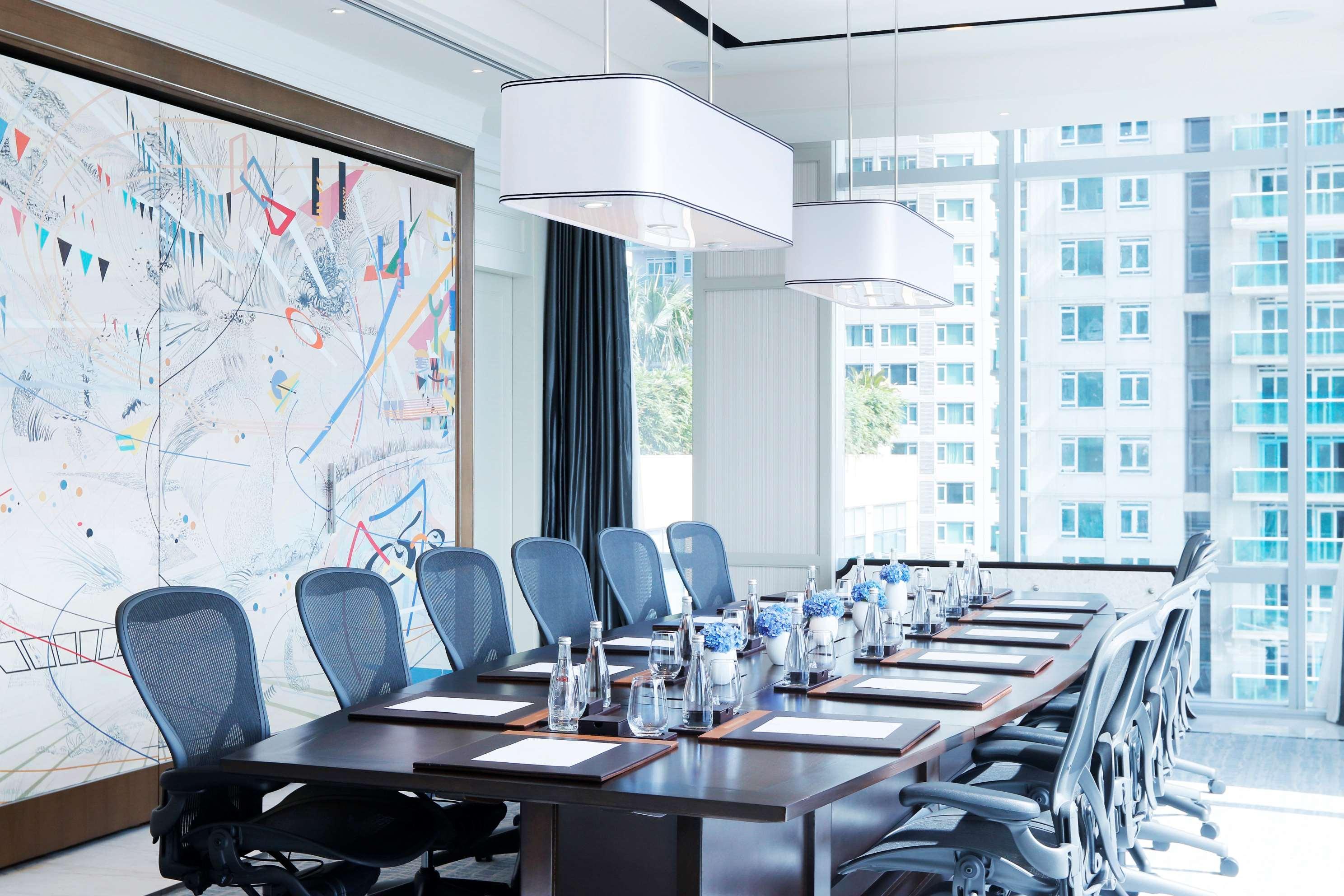 Raffles Makati 5* Makati City