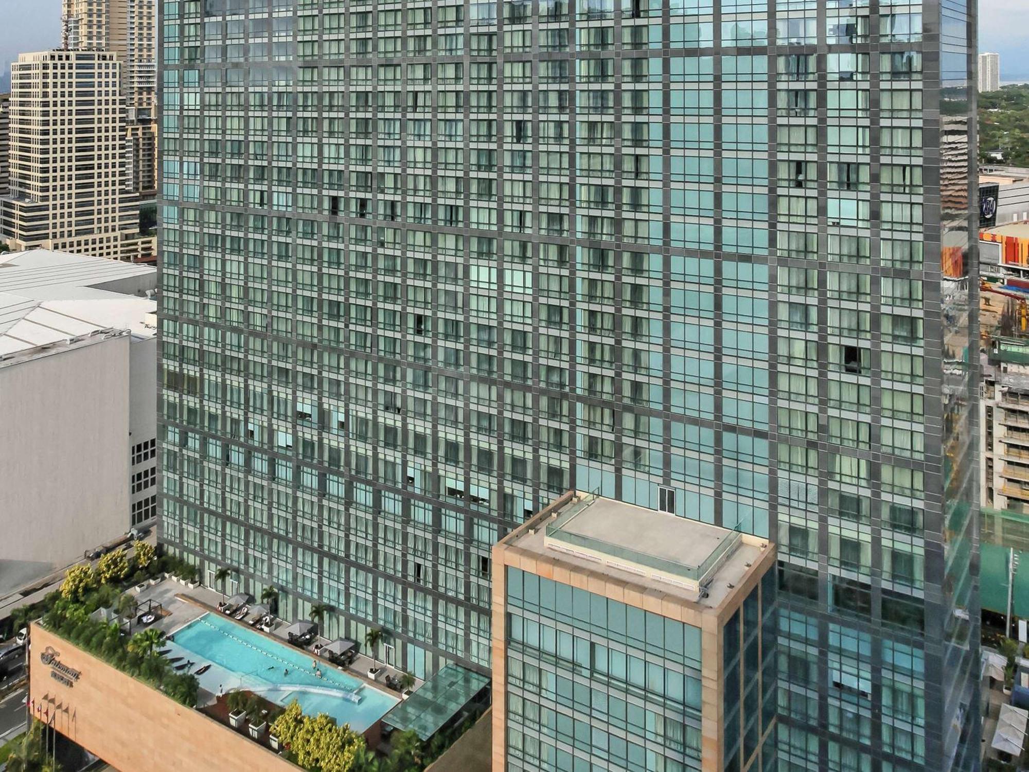 Raffles Makati Hotel 5*